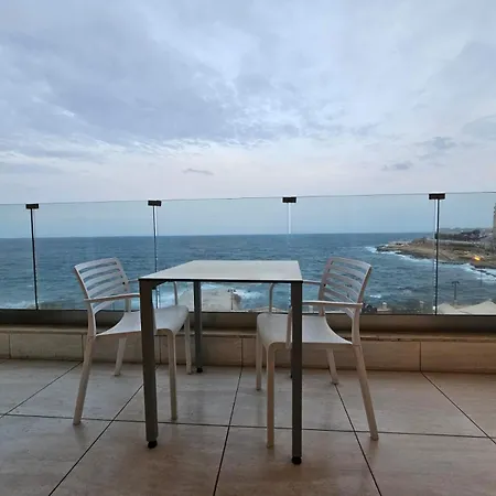 Sea View On Promenade * سليمة