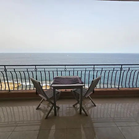 Sea View On Promenade * סליאמה